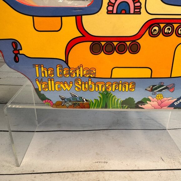 The Beatles Yellow Submarine Ravensburger Puzzle 500 Pc Shaped Tin Box 2017 - Picture 2 of 9